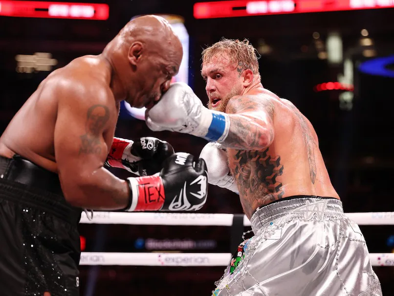 A luta teve oito rounds de dois minutos cada - Foto: AFP
