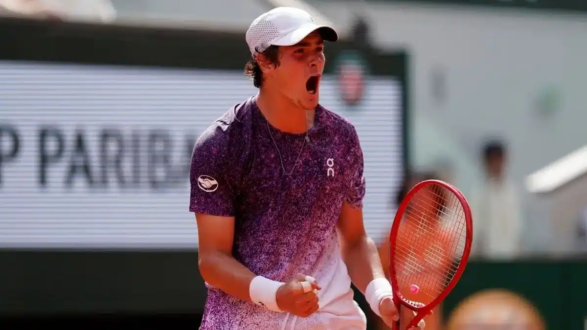 João Fonseca faz história e elimina Djokovic em Roland Garros